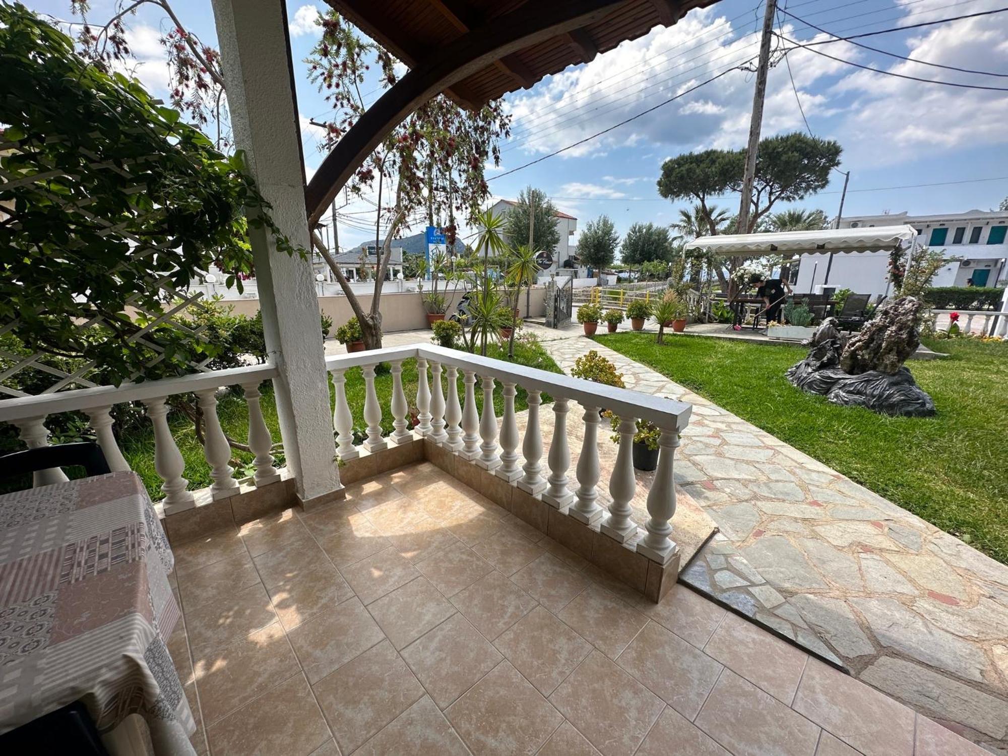 The Flower Apartments Toroni Exterior photo